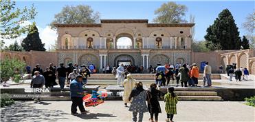 مرمت سردر باغ شاهزاده ماهان آغاز شد