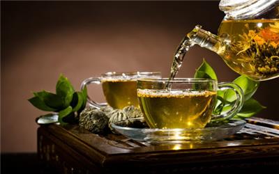 تاثیر فوق العاده این دمنوش برای درمان گلودرد