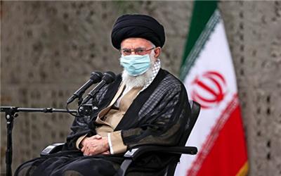 رهبر انقلاب: می‌خواستند صدای ملت ایران را در گلو خفه کنند/ حقایق دفاع مقدس باید به گوش جوان‌ها برسد