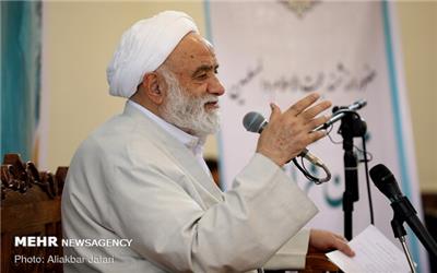 ائمه‌جمعه با حضور در دانشگاه‌ها پاسخگوی شبهات باشند