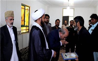 دیدار مدیرکل صداوسیمای کرمان با خانواده شهید جلالی صدر در نگین کویر+عکس