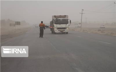 راهداری نسبت به طوفان شن در مسیر رودبار جنوب - ایرانشهر هشدار داد