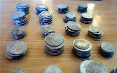 60 سکه دوره صفوی در کرمان کشف شد
