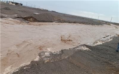 سیلاب راه ارتباطی 6 روستای نرماشیر را مسدود کرد